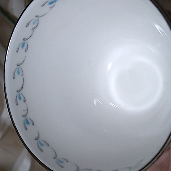 Beautiful Vintage Royal Grafton -Vogue Teacup & Saucer - Picture 6 of 7